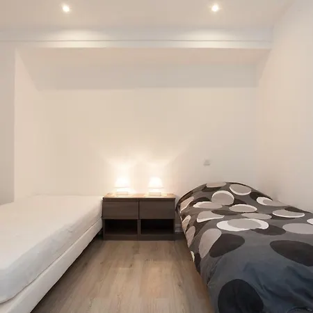 2 Chambres 2 Salles De Bain Rue Marceau