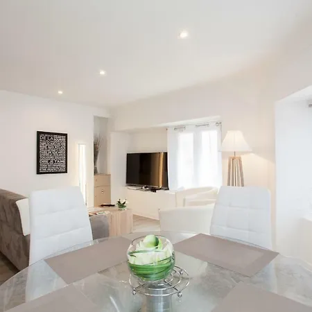 2 Chambres 2 Salles De Bain Rue Marceau *