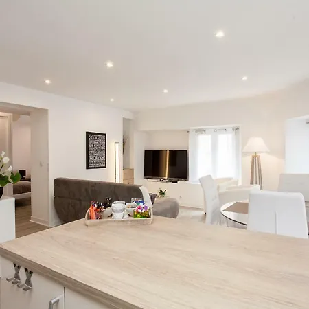 Daire 2 Chambres 2 Salles De Bain Rue Marceau *