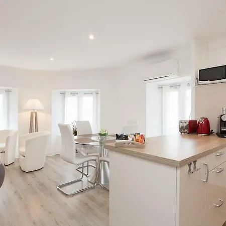 2 Chambres 2 Salles De Bain Rue Marceau *